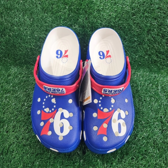 Crocs NBA Philadelphia 76ers Classic Clogs Mens 208901-100 - Picture 1 of 4